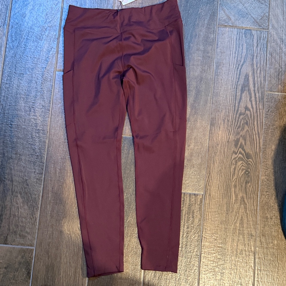 Elegant Maroon Leggings for Women
